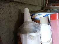 Lot met rollen skai, matrasbeschermer, gordijnstof en luchtkussenfolie - afbeelding 2 van  5