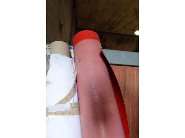 Lot met rollen skai, matrasbeschermer, gordijnstof en luchtkussenfolie - afbeelding 4 van  5