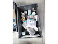 Lot met sanitaire wisselstukken en hulpstukken - geberit, hansgrohe .. - afbeelding 3 van  6