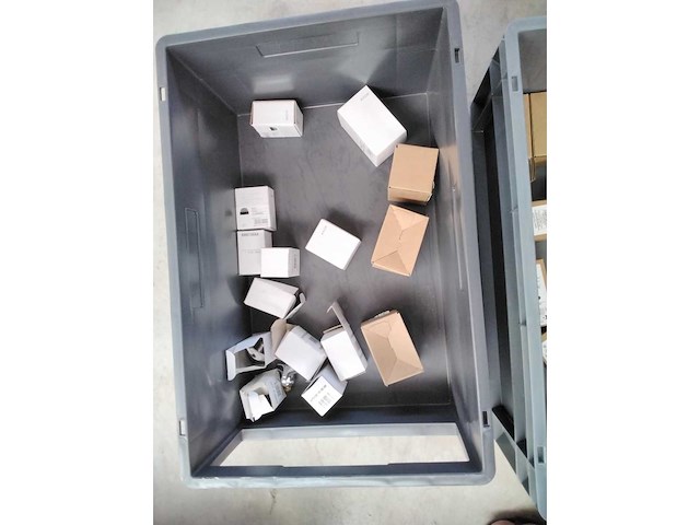 Lot met sanitaire wisselstukken en hulpstukken - geberit, hansgrohe .. - afbeelding 6 van  6