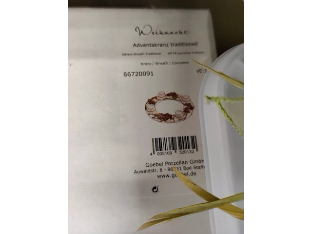 Lot met verschillende kerstdecoraties w.o.: kerstkransen, kop- en schotelset studio koekepeer, kerstkussens,... (volledige legger) - afbeelding 16 van  20