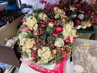 Lot met verschillende kerstdecoraties w.o.: kerstkransen, kop- en schotelset studio koekepeer, kerstkussens,... (volledige legger) - afbeelding 18 van  20