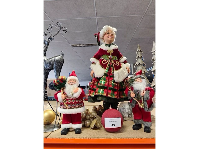 Lot met verschillende kerstdecoraties w.o.: rendierfiguren en kerstmanpoppen (volledige legger ca. 20 stuks) - afbeelding 5 van  8