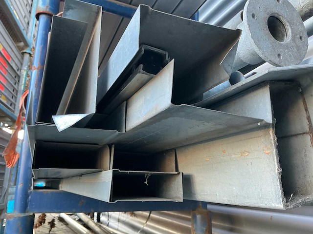 Lot metal studs - afbeelding 3 van  6