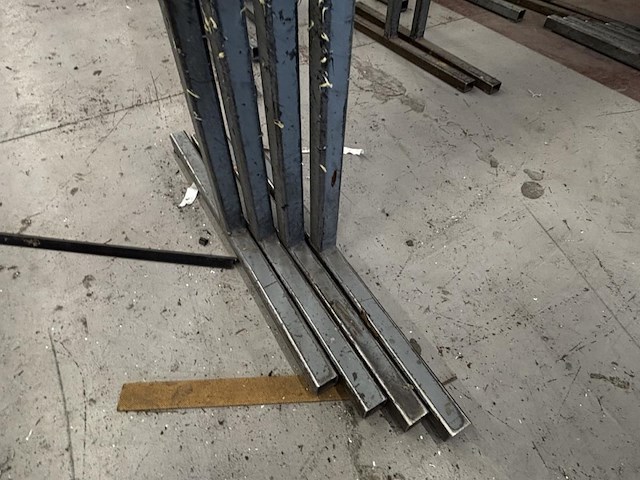 Lot metalen schragen - afbeelding 2 van  4