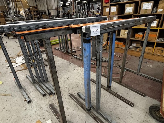 Lot metalen schragen - afbeelding 1 van  2