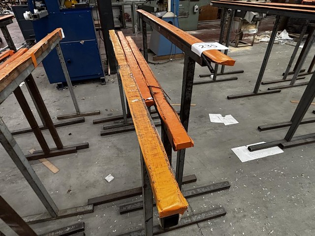 Lot metalen schragen - afbeelding 1 van  2