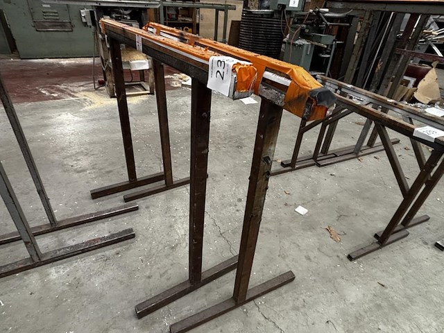 Lot metalen schragen - afbeelding 1 van  2