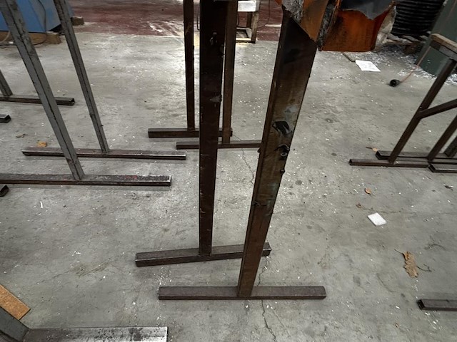 Lot metalen schragen - afbeelding 2 van  2