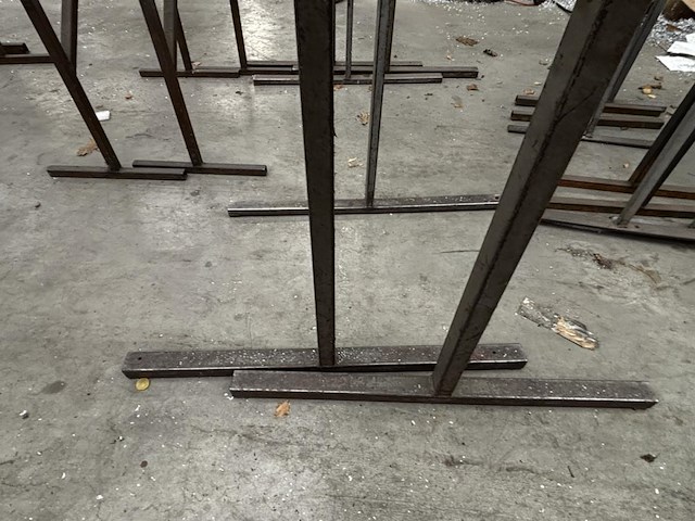 Lot metalen schragen - afbeelding 2 van  3