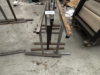 Lot metalen schragen - afbeelding 1 van  2