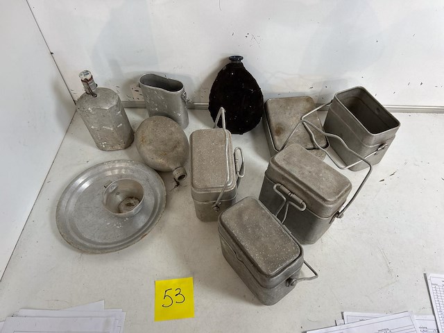 Lot militaria eet- en drinkgerief 11 items - afbeelding 1 van  2