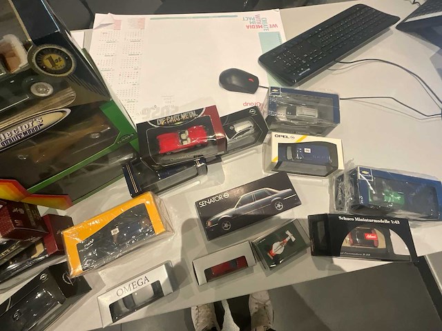 Lot miniatuur auto - afbeelding 4 van  13