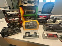 Lot miniatuur auto - afbeelding 8 van  13