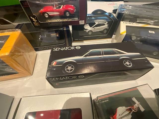 Lot miniatuur auto - afbeelding 9 van  13