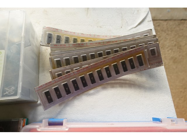 Lot montagemateriaal - afbeelding 10 van  14