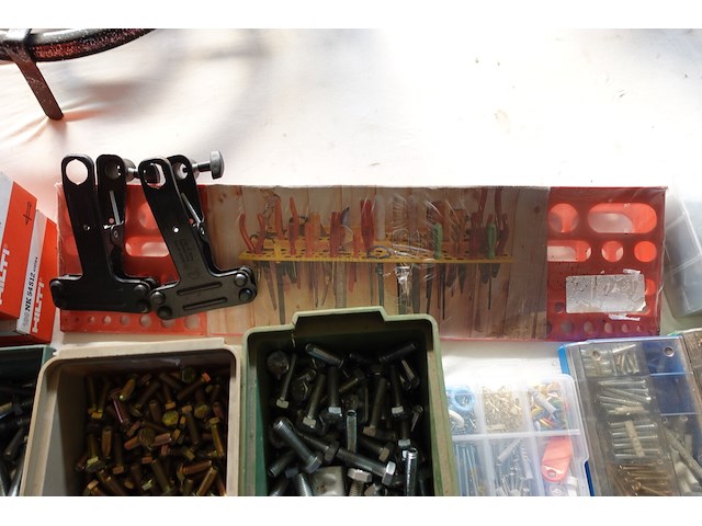 Lot montagemateriaal - afbeelding 11 van  14