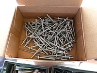 Lot montagemateriaal - afbeelding 13 van  14