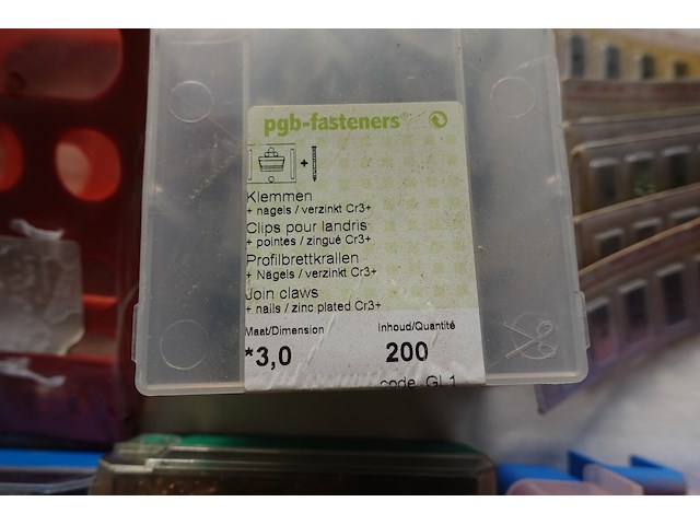 Lot montagemateriaal - afbeelding 14 van  14