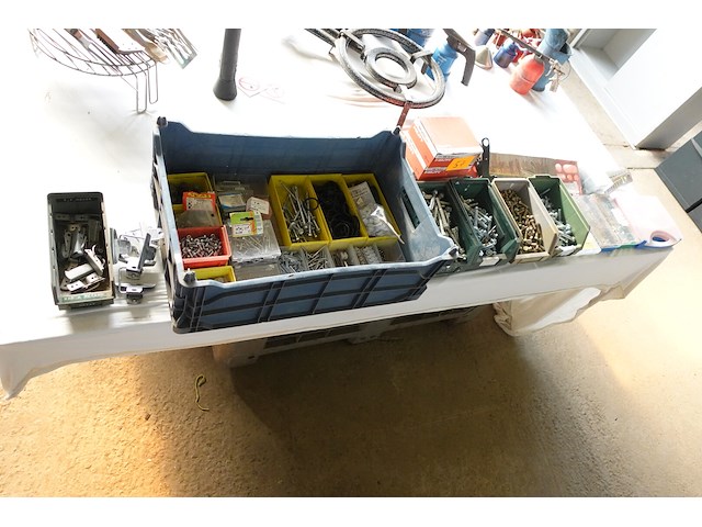 Lot montagemateriaal - afbeelding 1 van  14