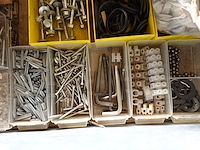 Lot montagemateriaal - afbeelding 4 van  14