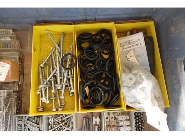 Lot montagemateriaal - afbeelding 5 van  14