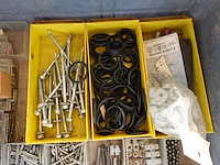 Lot montagemateriaal - afbeelding 5 van  14