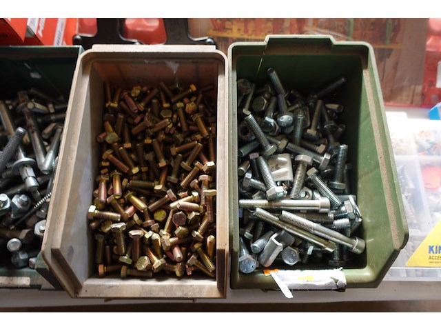 Lot montagemateriaal - afbeelding 7 van  14