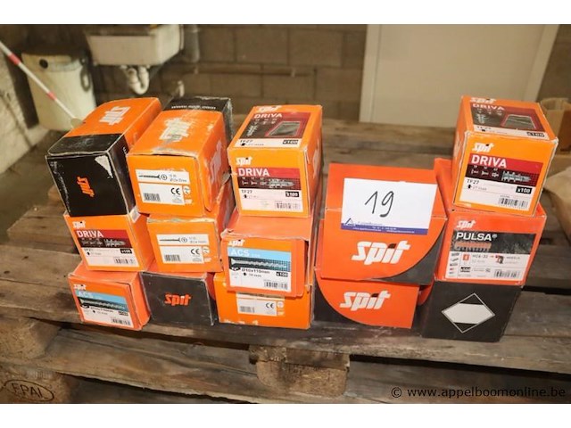 Lot montagematerialen spit - afbeelding 1 van  3
