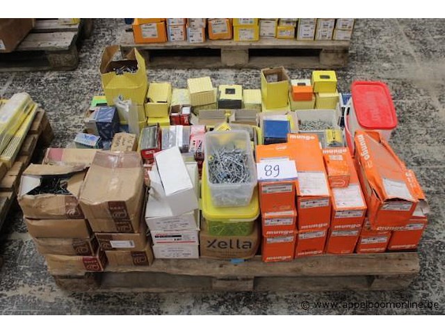Lot montagematerialen - afbeelding 1 van  2