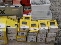 Lot montagematerialen - afbeelding 2 van  3