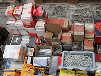 Lot montagematerialen - afbeelding 3 van  3
