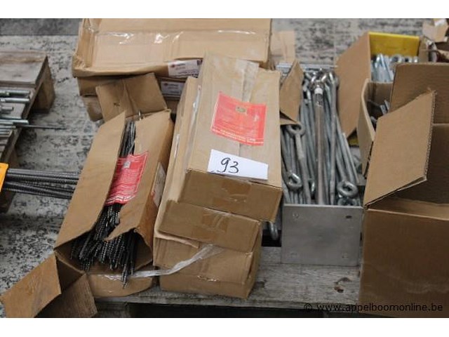 Lot montagematerialen - afbeelding 2 van  3