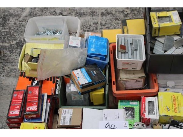 Lot montagematerialen - afbeelding 3 van  3