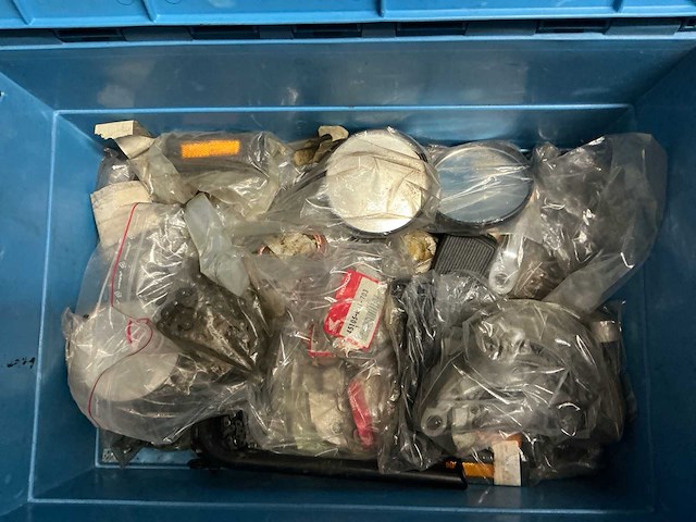 Lot motorfiets onderdelen - afbeelding 1 van  4