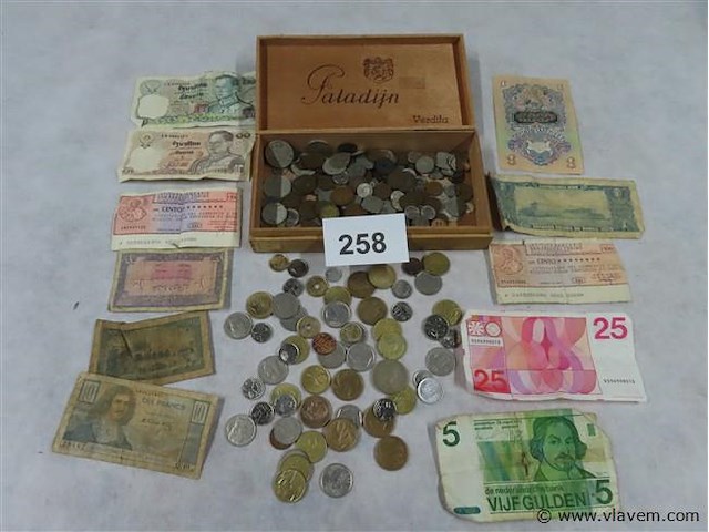 Lot munten en briefgeld - afbeelding 1 van  7