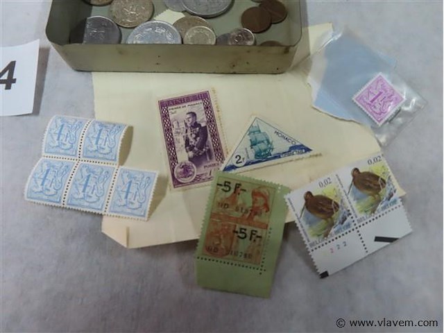Lot munten en postzegels - afbeelding 2 van  3