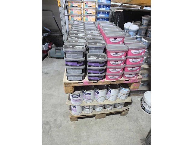 Lot muurverf 3 palletten - afbeelding 1 van  8