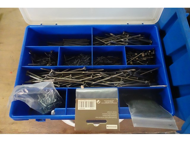 Lot nagels - afbeelding 2 van  5