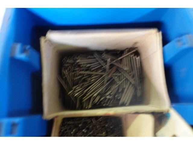 Lot nagels - afbeelding 5 van  5