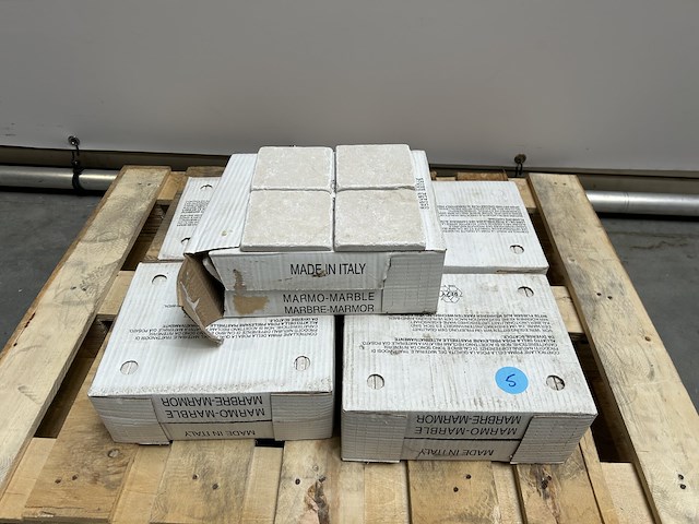 Lot natuursteen faiences 2,5m² - afbeelding 2 van  2