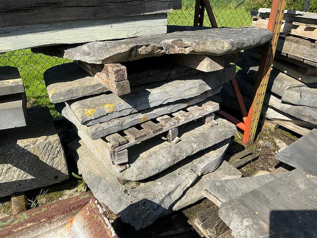 Lot natuursteen - afbeelding 2 van  8