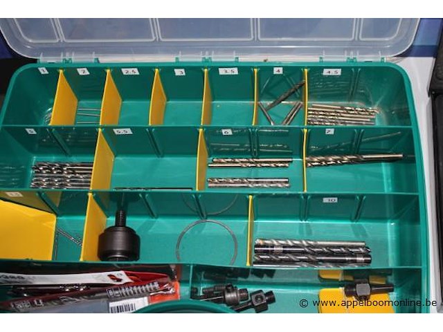 Lot nieuwe boren - afbeelding 2 van  4