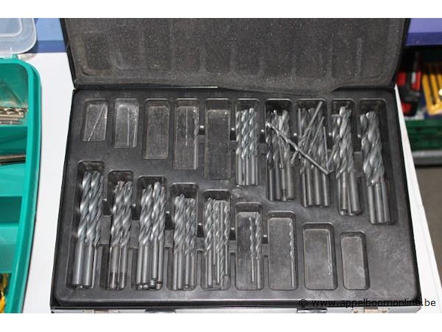 Lot nieuwe boren - afbeelding 3 van  4