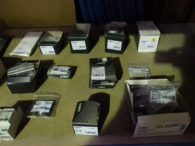 Lot niko - afbeelding 14 van  14