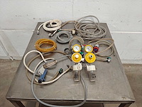 Lot of pressure regulators and hoses - afbeelding 1 van  6