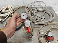 Lot of pressure regulators and hoses - afbeelding 4 van  6