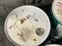 Lot olievaten met diverse olie en opvanbakken - afbeelding 6 van  24