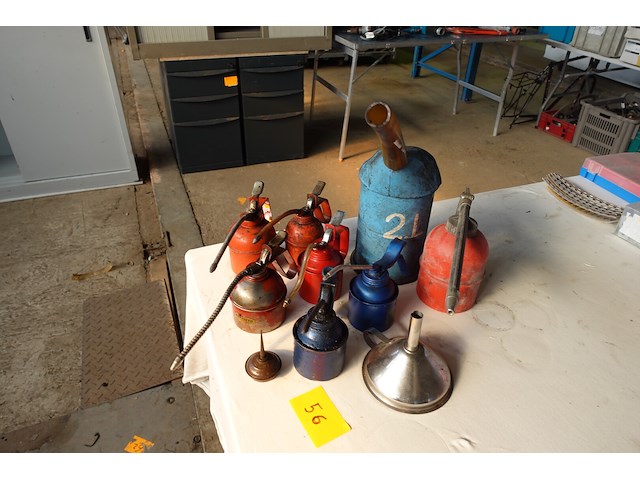 Lot olievatjes en trechter - afbeelding 3 van  3