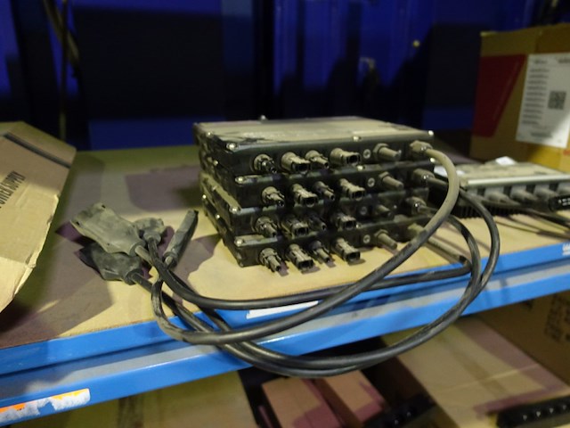 Lot omvormers - afbeelding 11 van  15